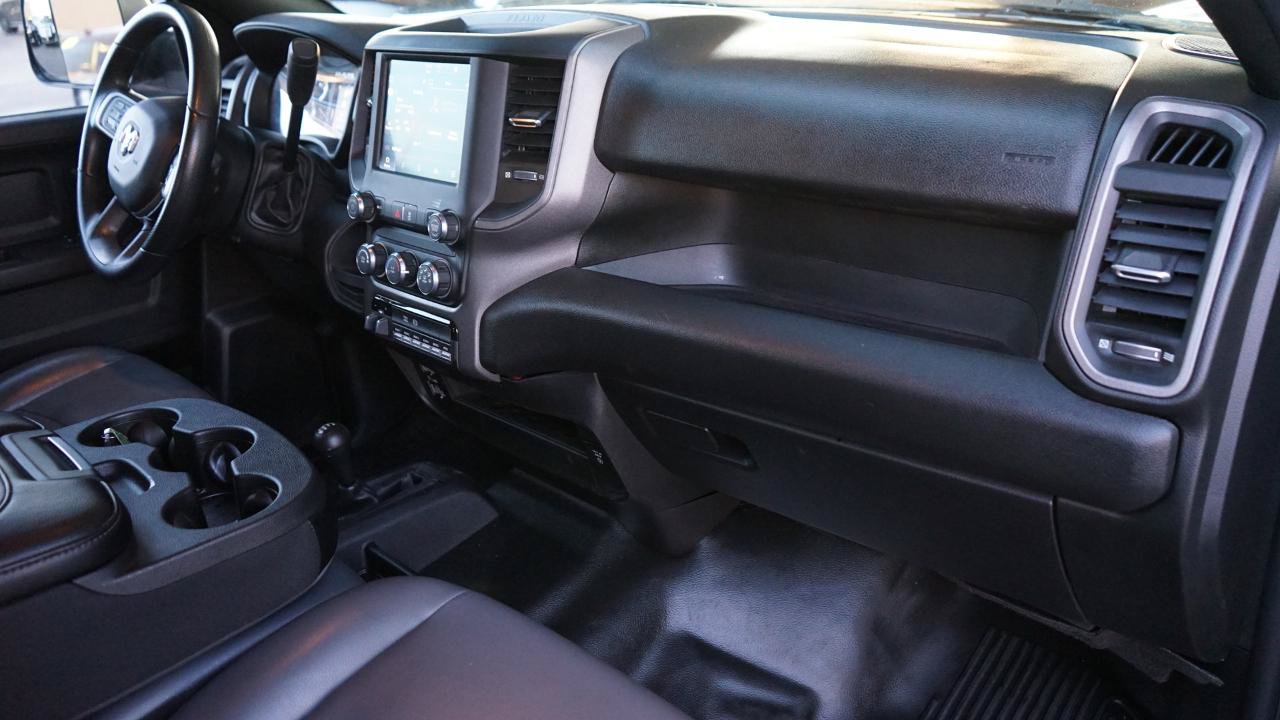 Used 2022 RAM 3500 Tradesman w/ Chrome Appearance Group AWD/4WD image 12