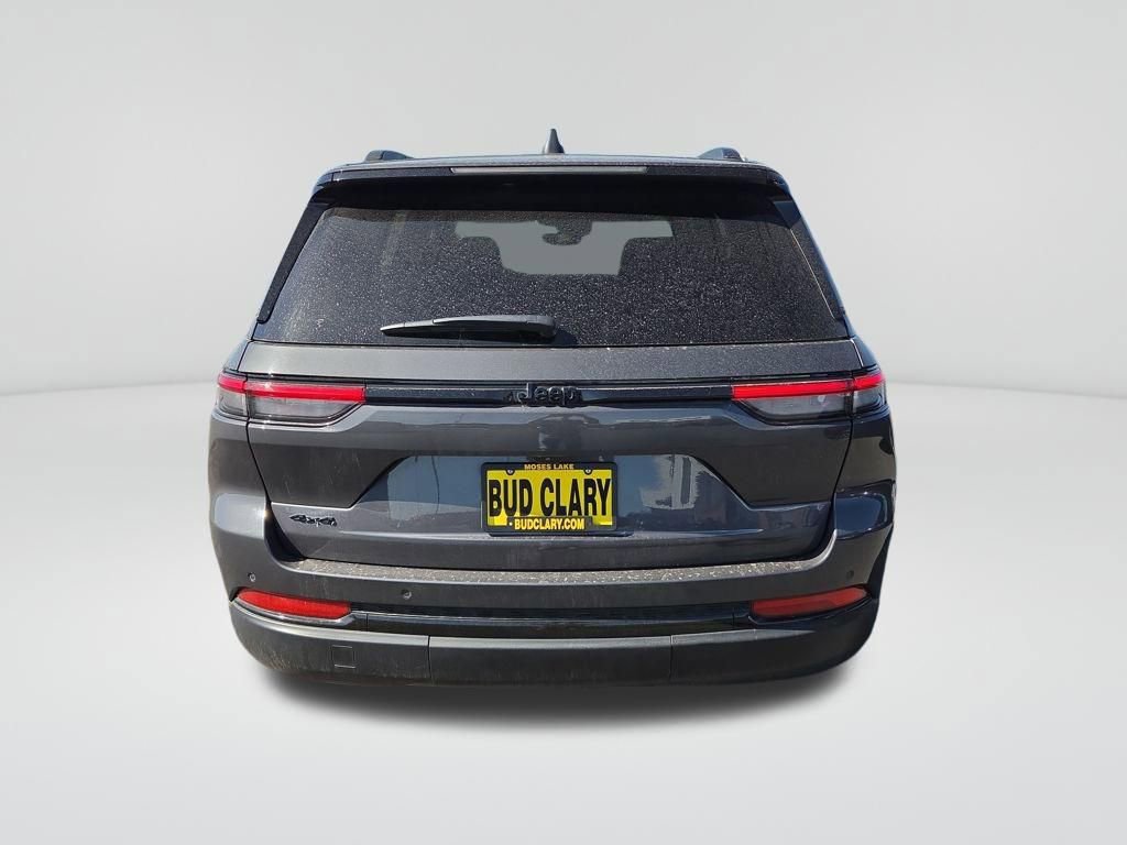 Used 2024 Jeep Grand Cherokee Altitude image 9