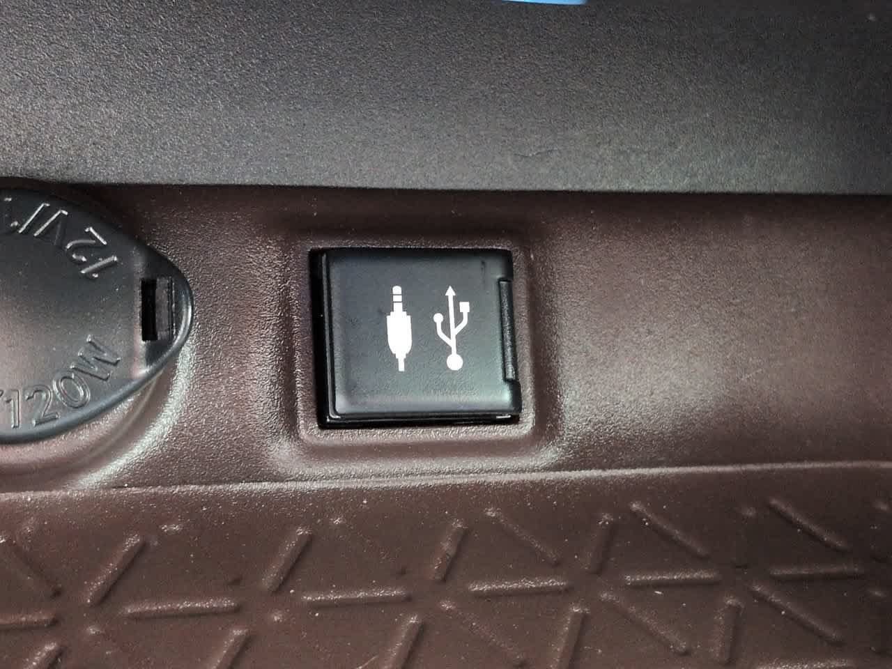 Used 2019 Toyota RAV4 Limited w/ Cold Weather Package FWD image 21
