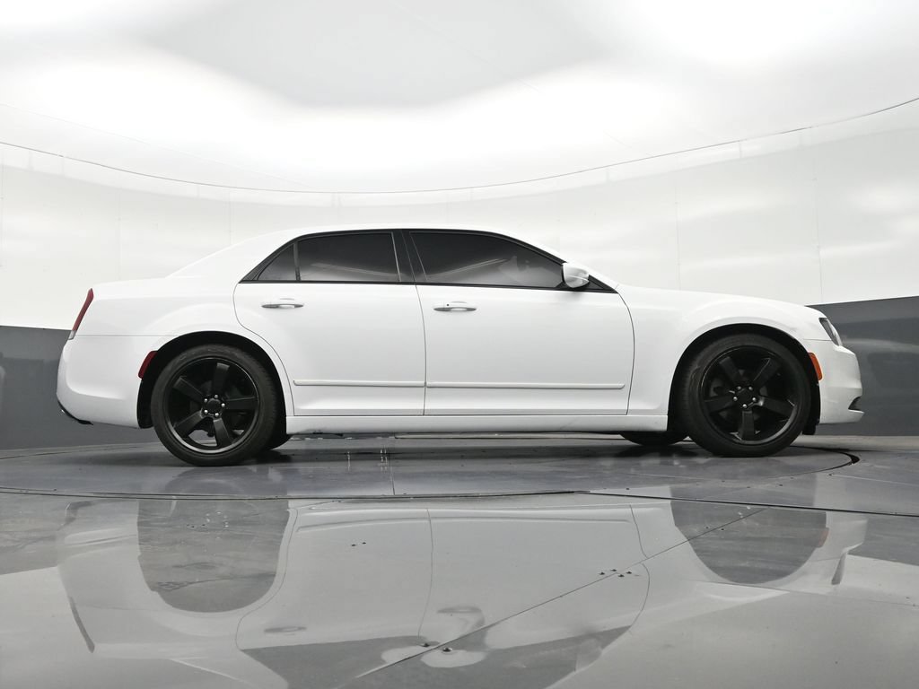 Used 2020 Chrysler 300 S RWD image 27