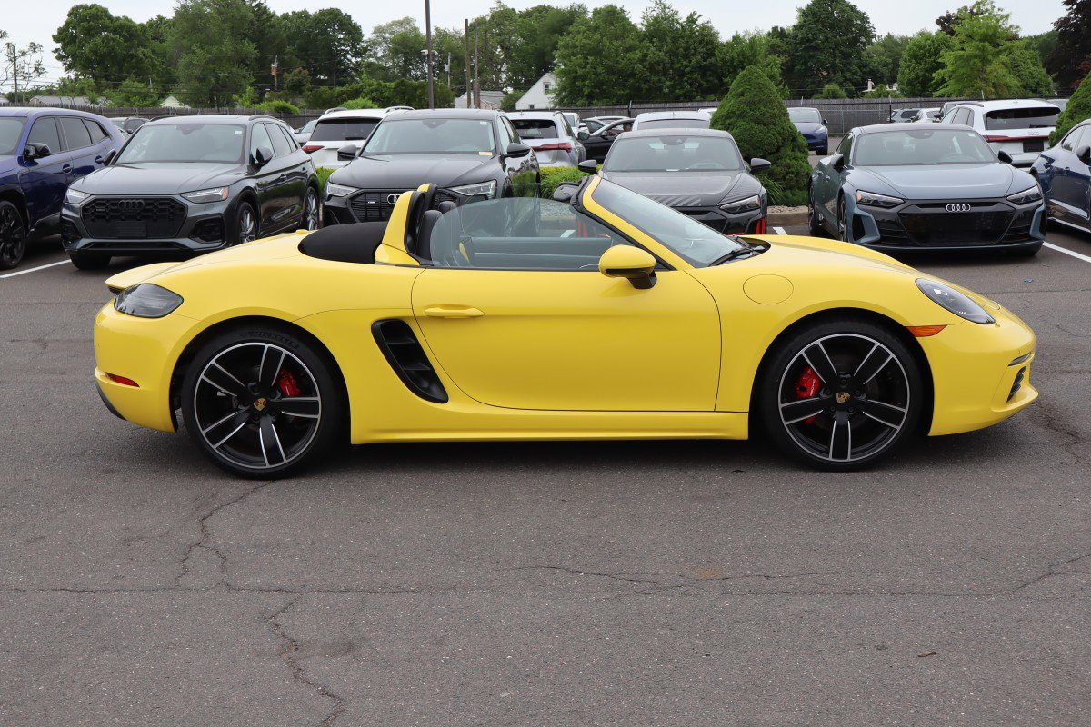 Used 2023 Porsche 718 Boxster S RWD image 10