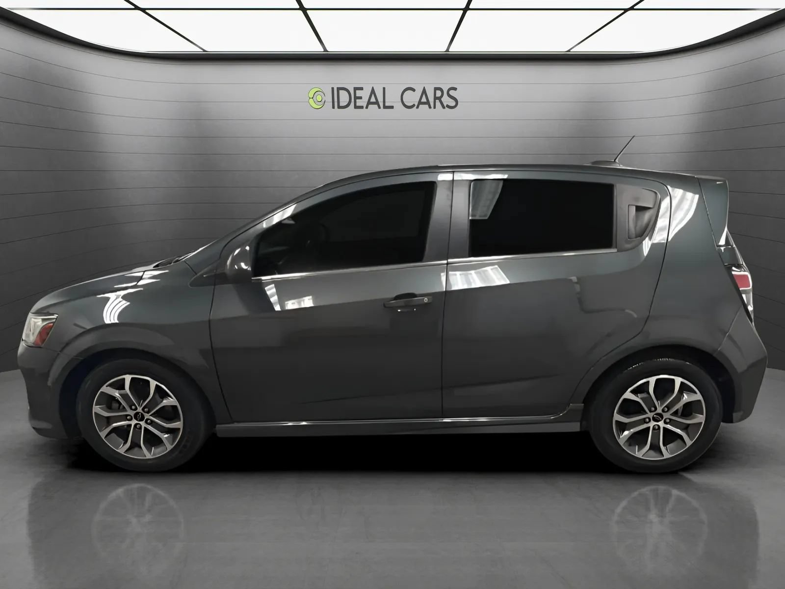 Used 2018 Chevrolet Sonic LT FWD image 8