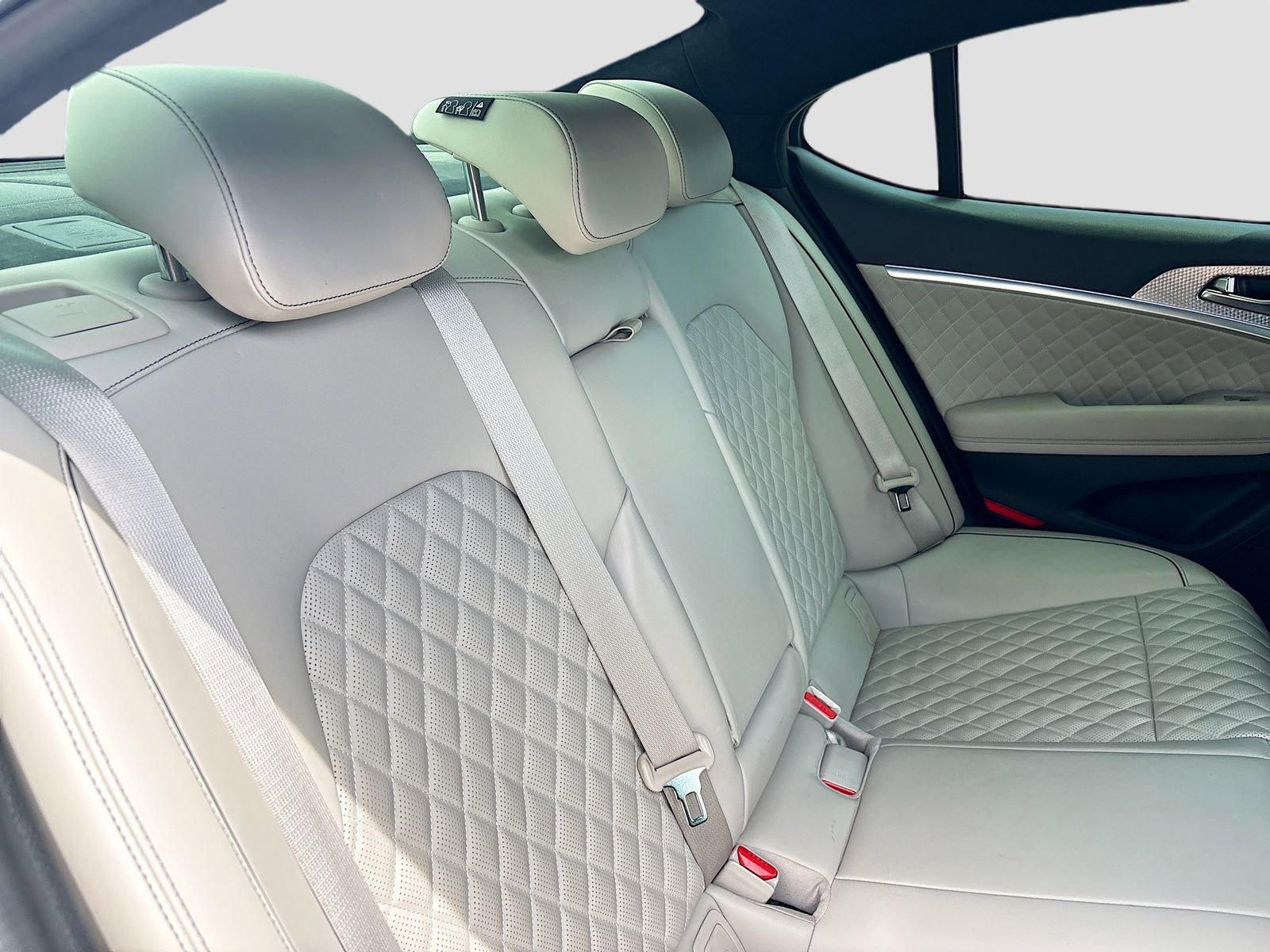 Used 2023 Genesis G70 3.3T w/ Sport Prestige Package RWD image 27