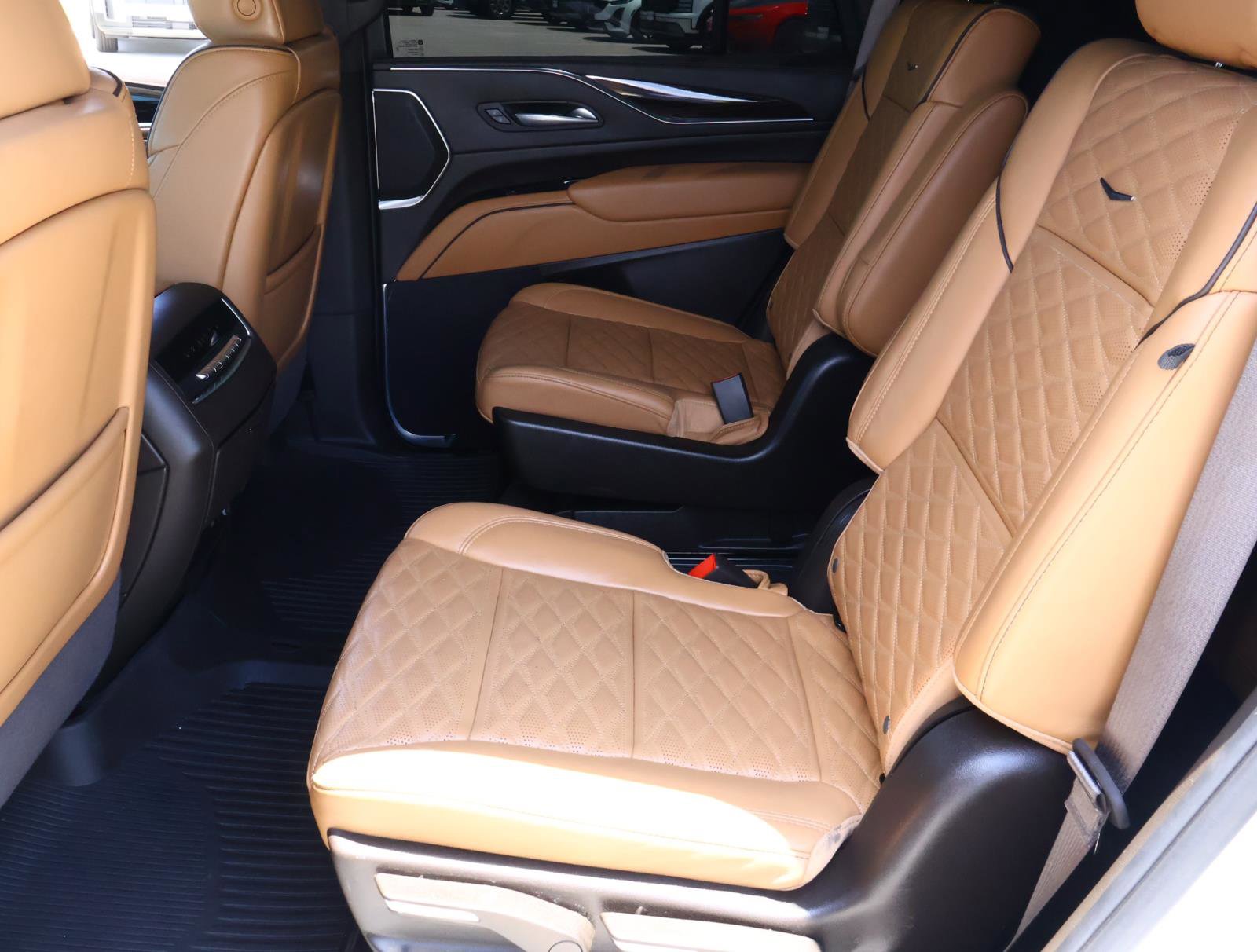 Used 2024 Cadillac Escalade Sport w/ LPO, ONYX Package RWD image 27