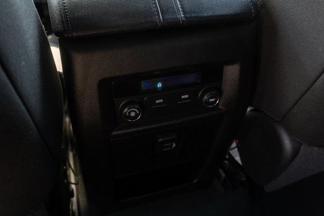 Used 2023 Chevrolet Traverse LT AWD/4WD image 17