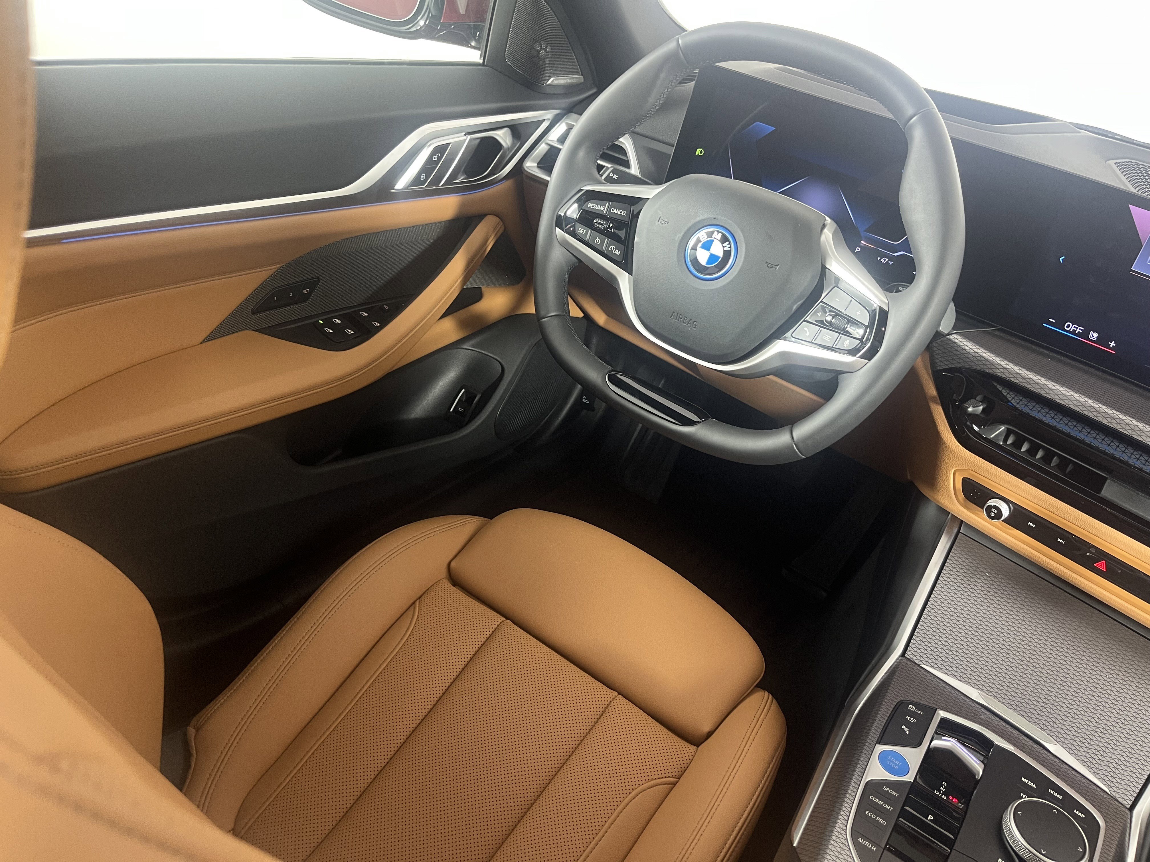 Used 2025 BMW i4 xDrive40i w/ Premium Package image 9