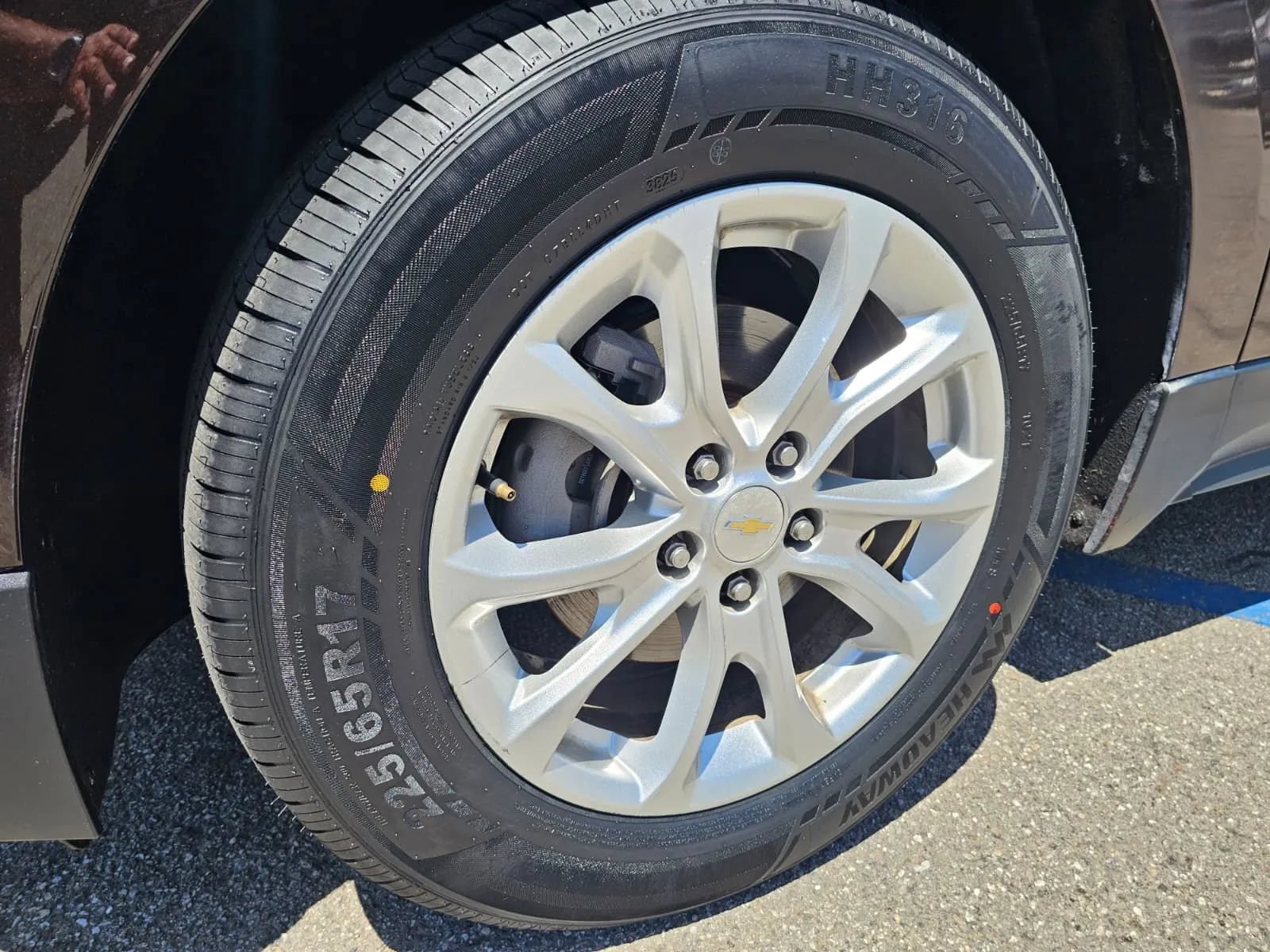 Used 2020 Chevrolet Equinox LT FWD image 29