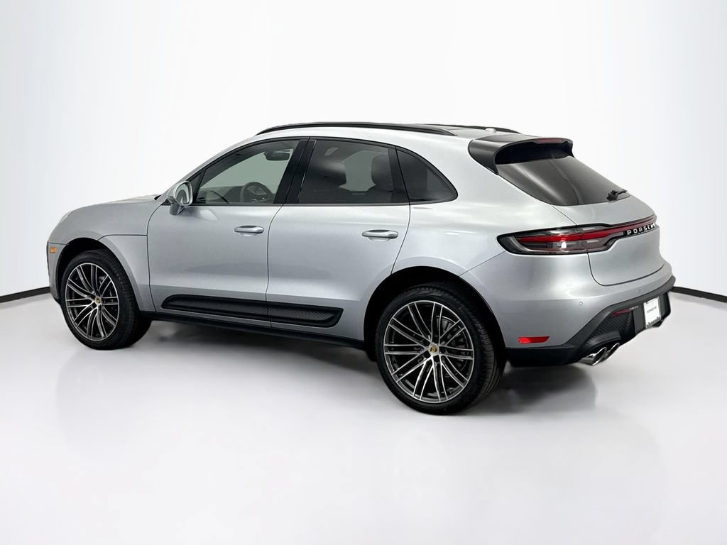 Used 2026 Porsche Macan AWD/4WD image 3