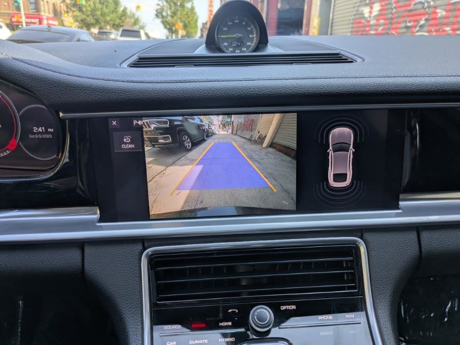 Used 2019 Porsche Panamera 4 image 13