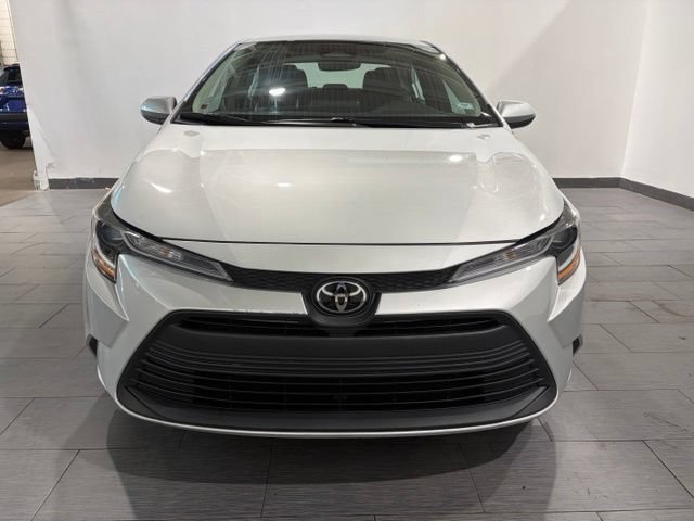Used 2023 Toyota Corolla LE w/ Carpet Mat Package (TMS) FWD image 8