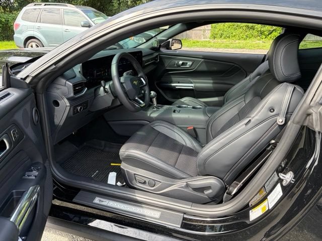 Used 2025 Ford Mustang Premium RWD image 13