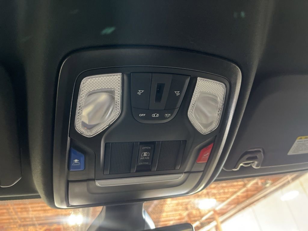 Used 2024 RAM 2500 Tradesman w/ Chrome Appearance Group image 19