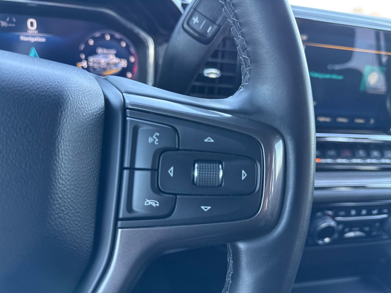 Used 2025 Chevrolet Silverado 2500 ZR2 w/ Technology Package image 29