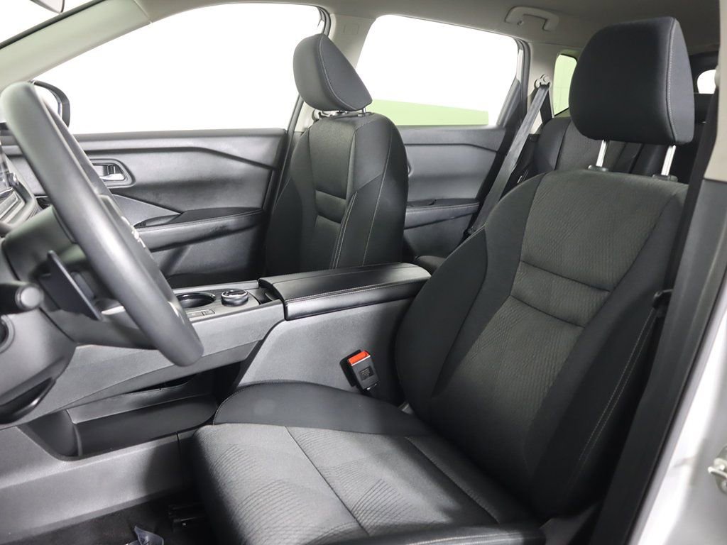 Used 2024 Nissan Rogue SV AWD/4WD image 27