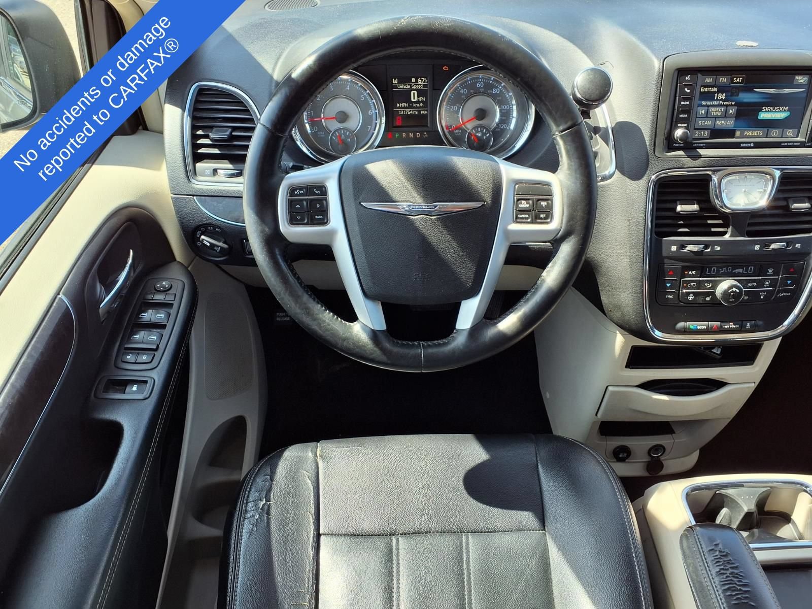Used 2016 Chrysler Town & Country Touring w/ Driver Convenience Group FWD image 12