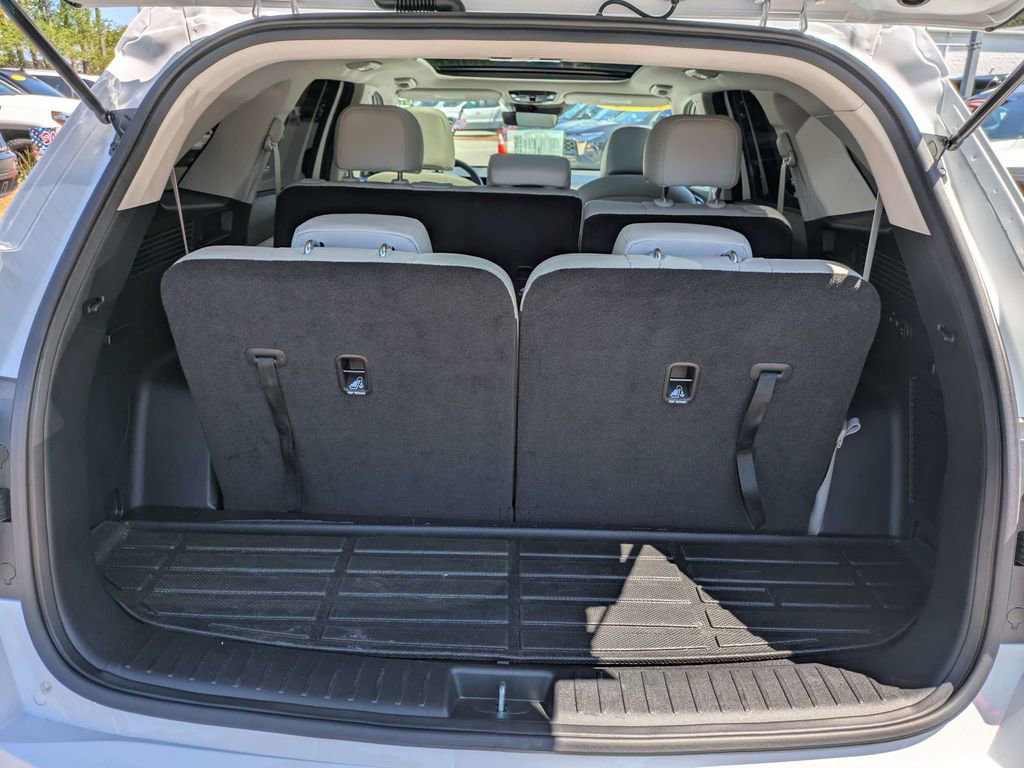 Used 2025 Kia Sorento S w/ Panoramic Sunroof Package FWD image 13