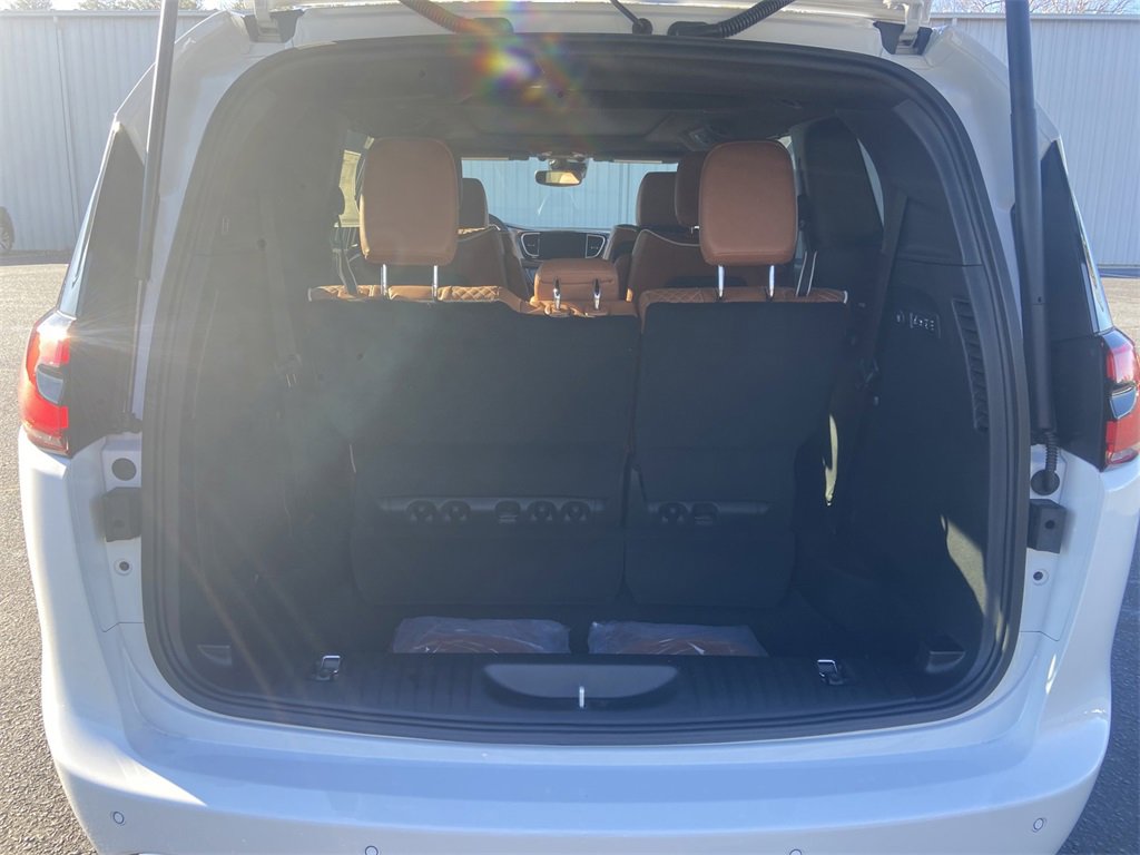New 2026 Chrysler Pacifica Pinnacle image 9