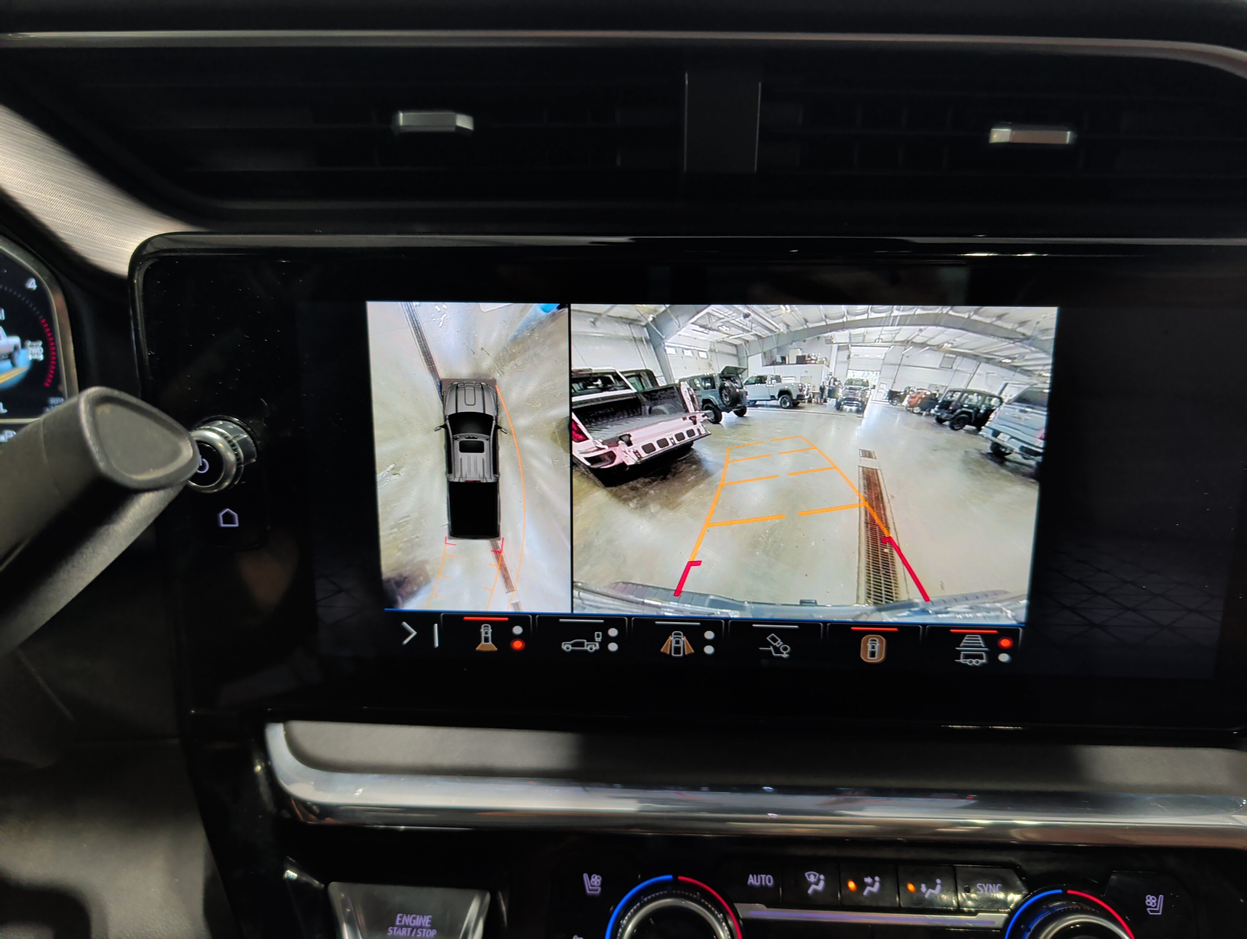 Used 2024 GMC Sierra 3500 Denali Ultimate AWD/4WD image 15