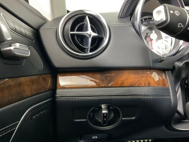 Used 2013 Mercedes-Benz SL 550 image 16