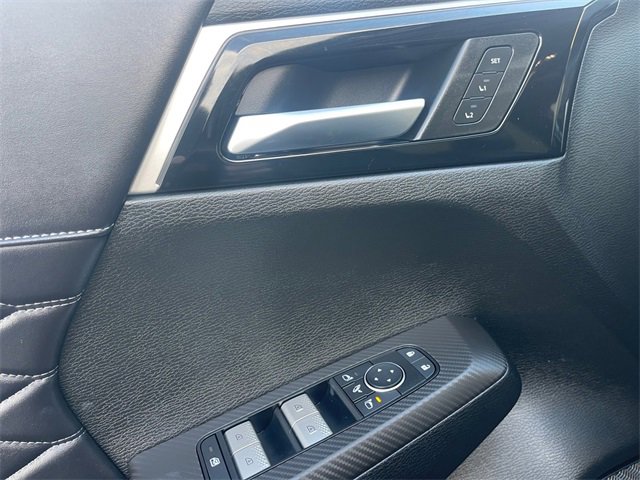 Used 2025 Mitsubishi Outlander SEL image 11