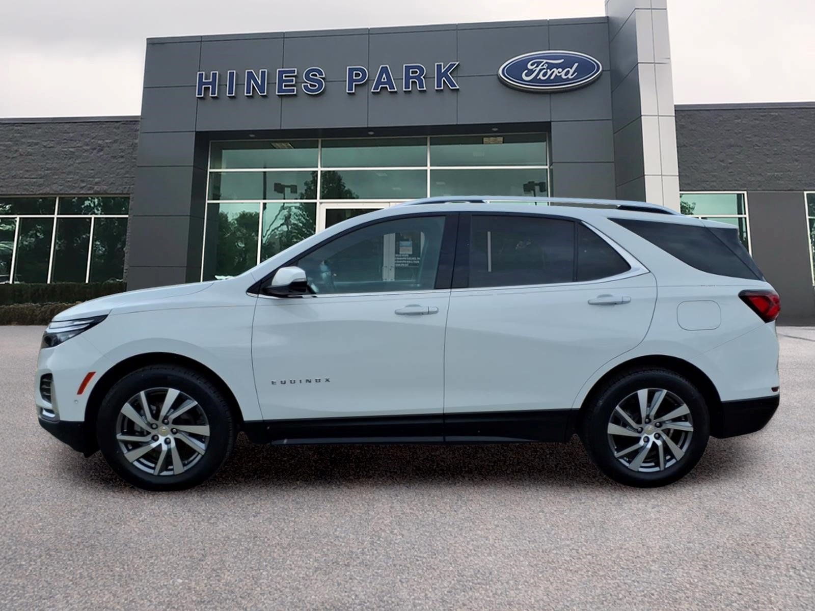 Used 2022 Chevrolet Equinox Premier AWD/4WD image 4