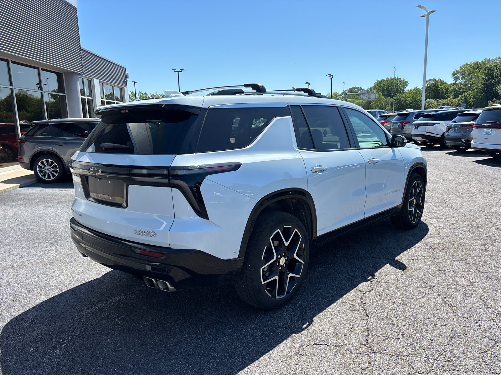 Used 2026 Chevrolet Traverse High Country w/ LPO, Floor Liner Package AWD/4WD image 7