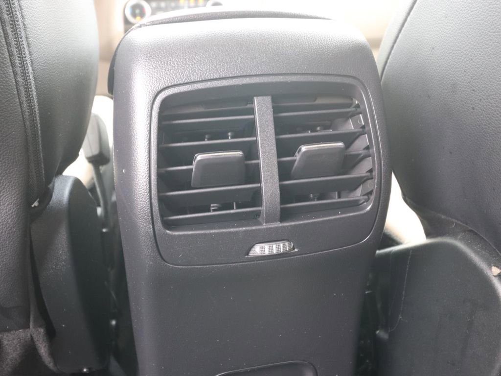 Used 2022 Ford Escape Titanium image 12