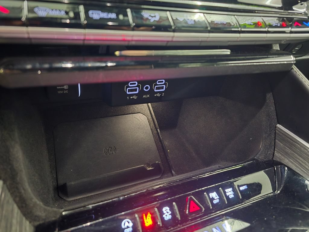 Certified 2022 Jeep Wagoneer Series II AWD/4WD image 30
