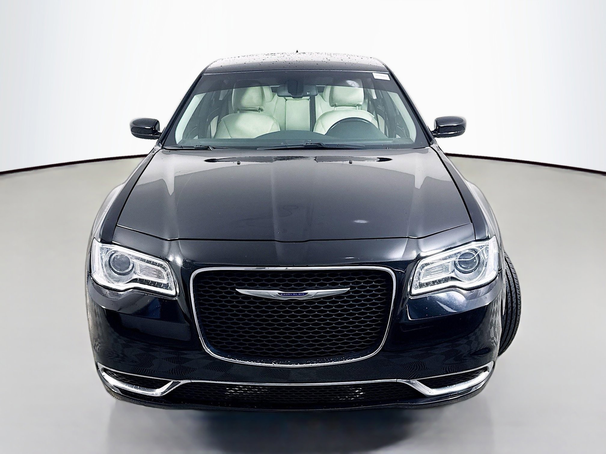 Used 2020 Chrysler 300 Touring video 2