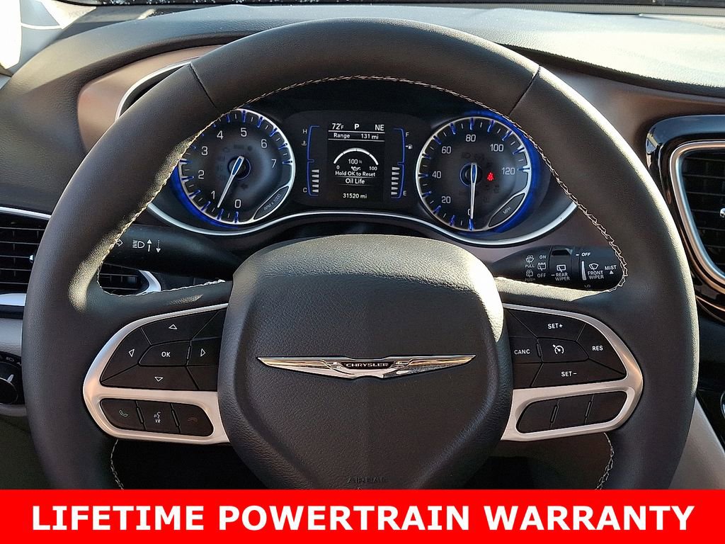 Used 2024 Chrysler Voyager LX image 20