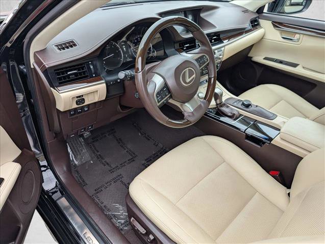 Used 2016 Lexus ES 350 w/ Premium Package w/Wood Trim image 10