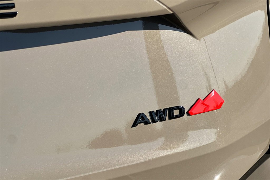 Used 2025 Nissan Rogue SV image 28