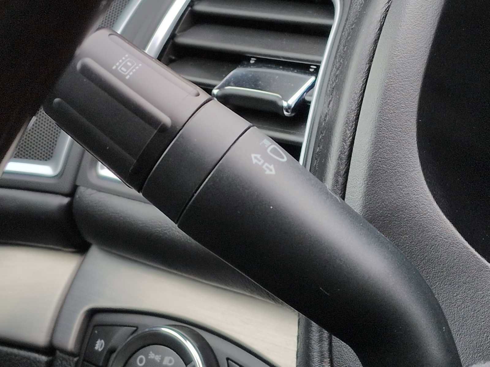 Used 2017 Ford Explorer Platinum image 28