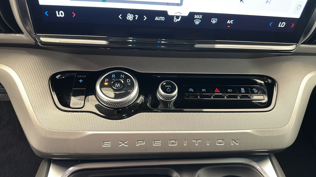 Used 2025 Ford Expedition Max Active AWD/4WD image 19