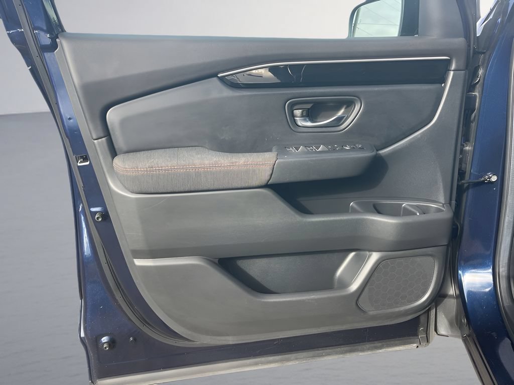 Used 2025 Honda Pilot Sport image 10