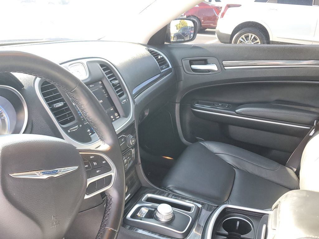 Used 2019 Chrysler 300 Touring w/ Sport Appearance Package RWD image 23