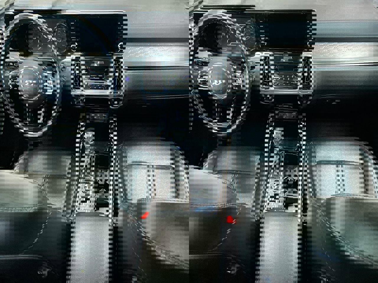 Certified 2022 Kia Sorento SX image 33