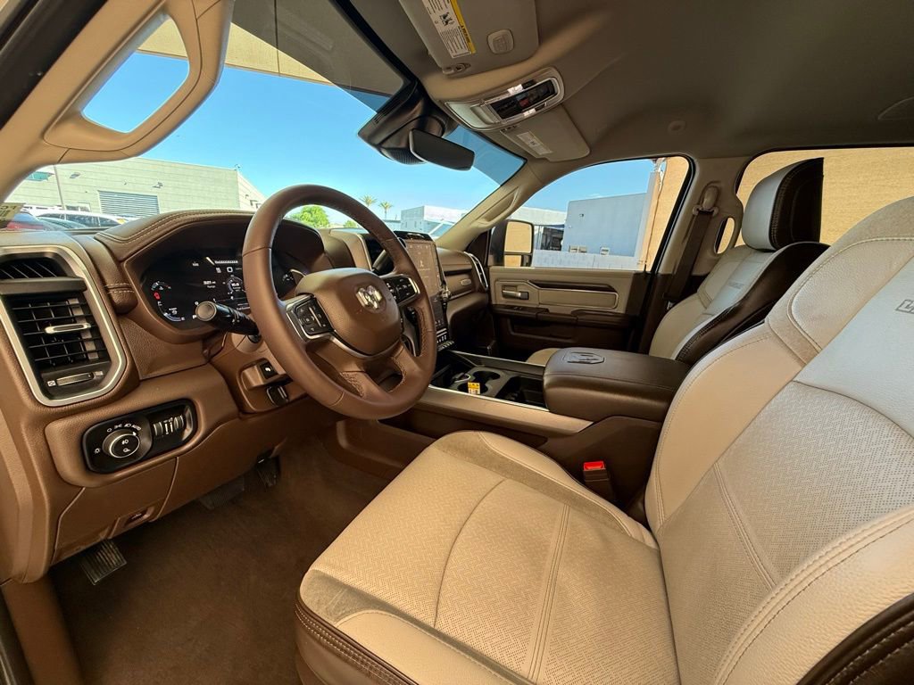 Used 2025 RAM 3500 Laramie AWD/4WD image 36