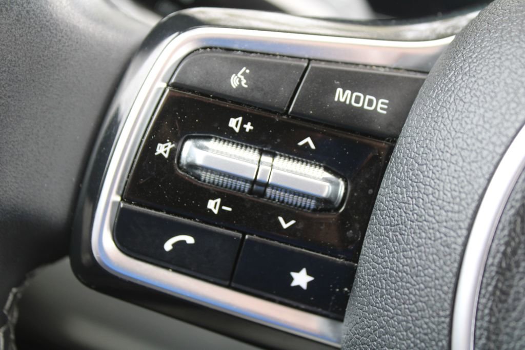 Certified 2025 Kia Sorento S w/ Panoramic Sunroof Package FWD image 27