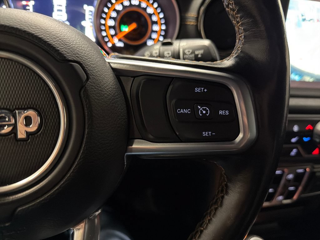 Used 2022 Jeep Wrangler Unlimited Sahara AWD/4WD image 15