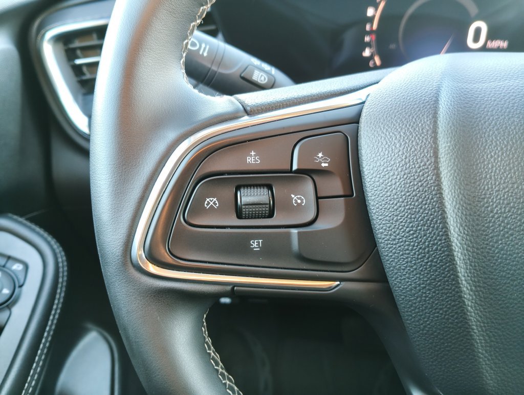Used 2025 Buick Encore GX Preferred AWD/4WD image 13