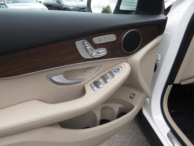 Used 2021 Mercedes-Benz GLC 300 GLC 300 4MATIC image 7