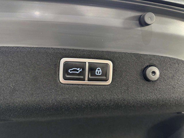 Used 2023 Genesis G70 3.3T w/ Sport Prestige Package image 22
