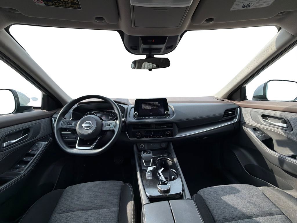 Used 2023 Nissan Rogue SV image 9