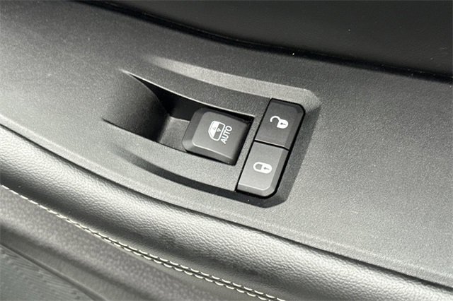 Used 2023 Jeep Grand Cherokee L Laredo image 23