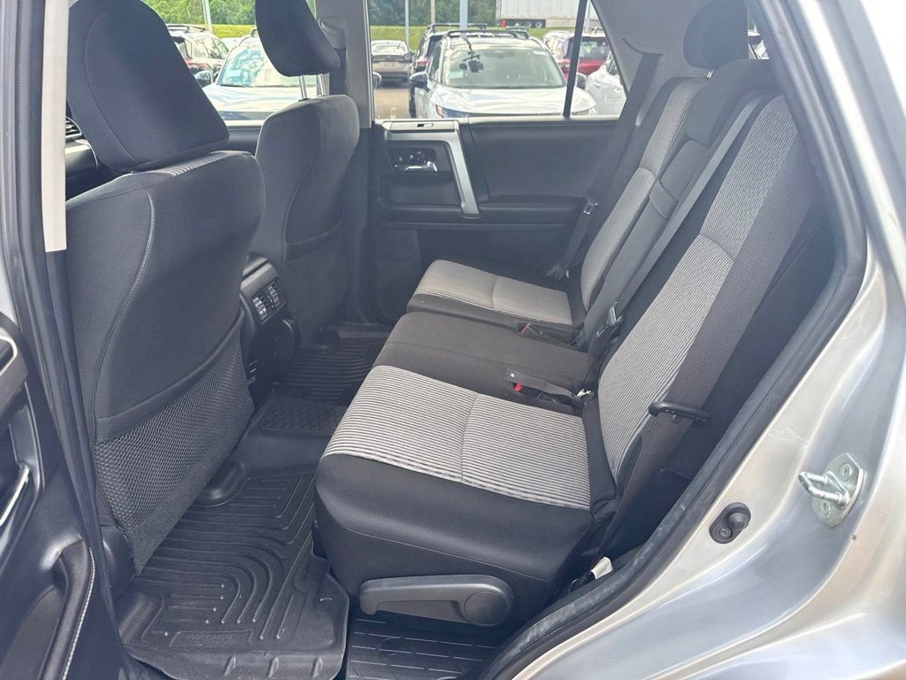 Used 2016 Toyota 4Runner SR5 AWD/4WD image 10