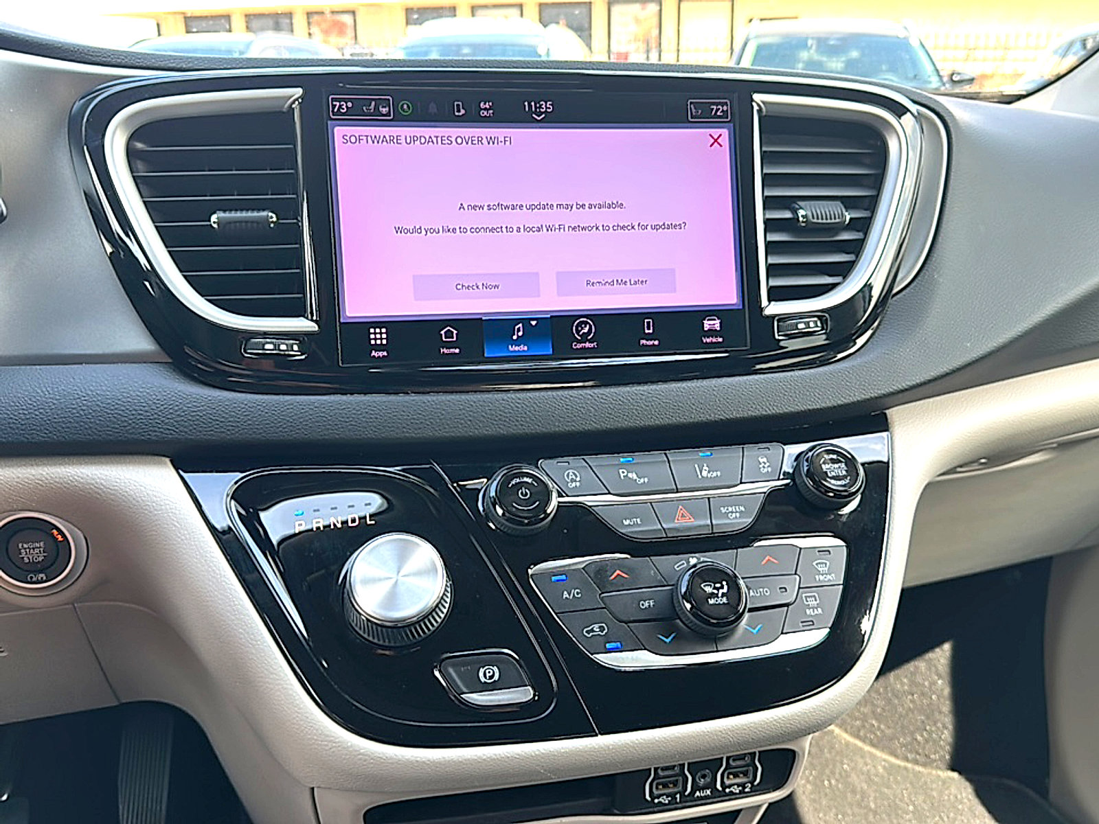 Used 2022 Chrysler Pacifica Touring-L image 32