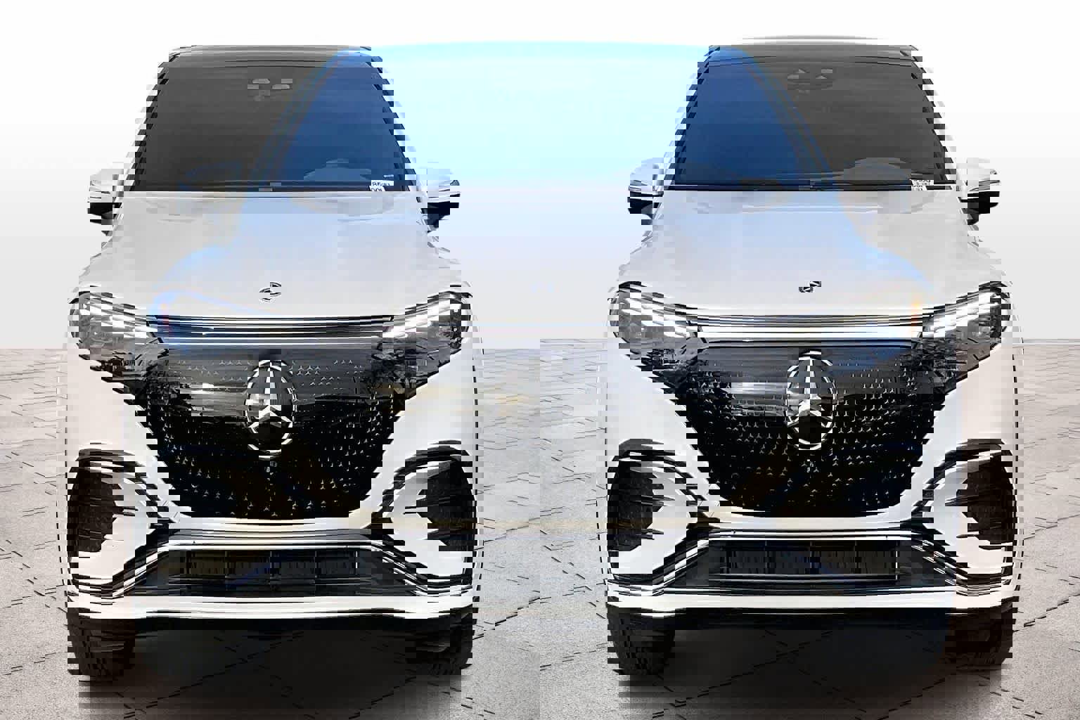 Used 2023 Mercedes-Benz EQS 580 4MATIC SUV image 3