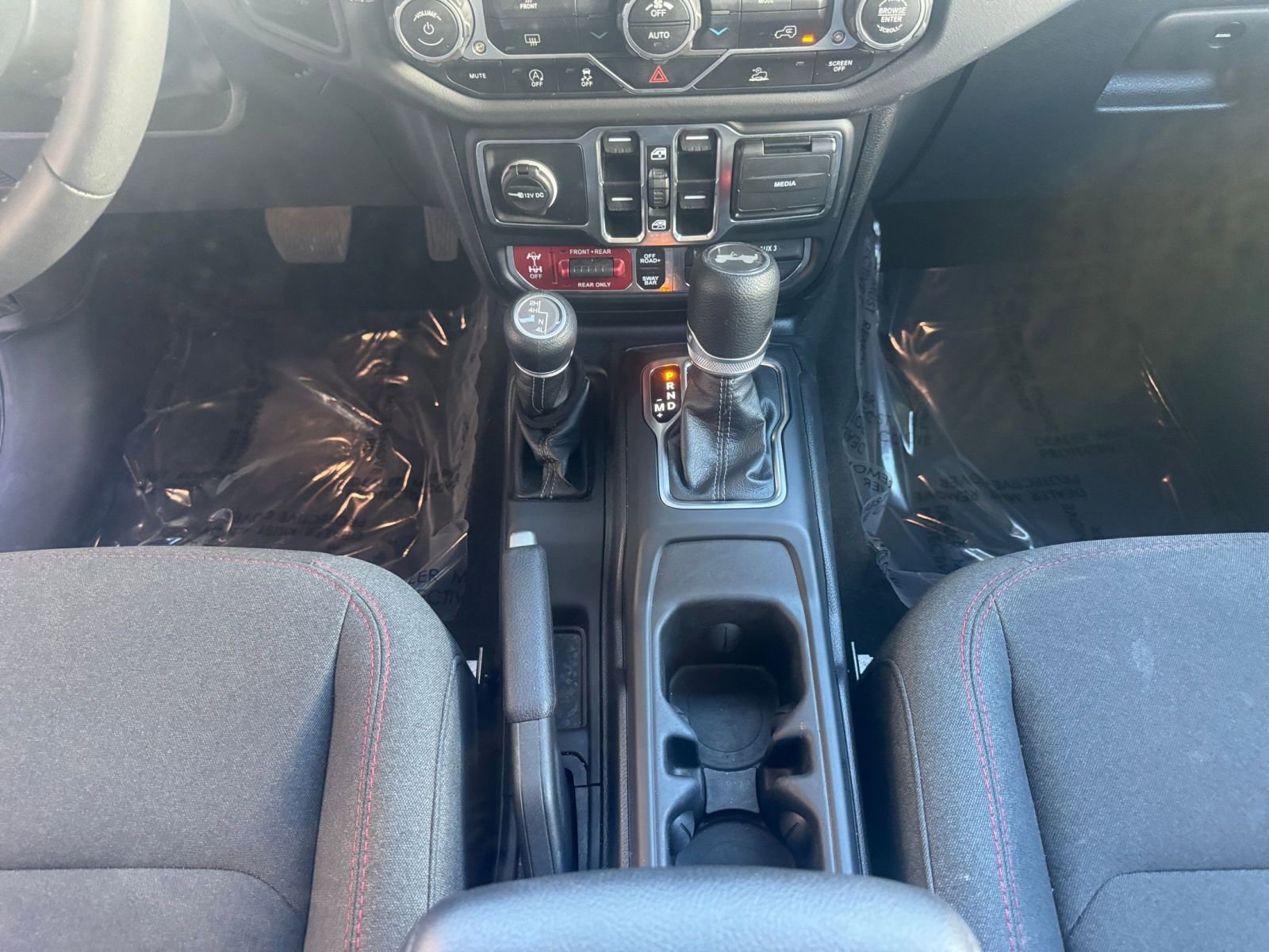 Used 2025 Jeep Wrangler Unlimited Rubicon image 41