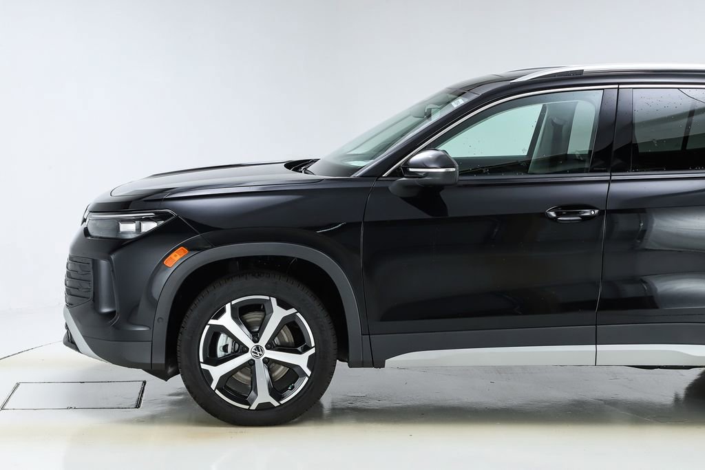 New 2026 Volkswagen Tiguan SE image 42